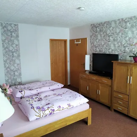 Sonnenhügel Pensión 3*